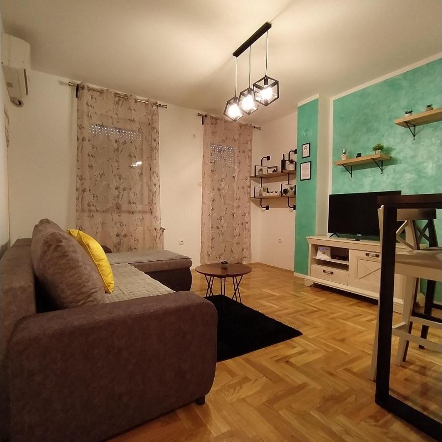 Daniris Apartman ノヴィ・サド エクステリア 写真