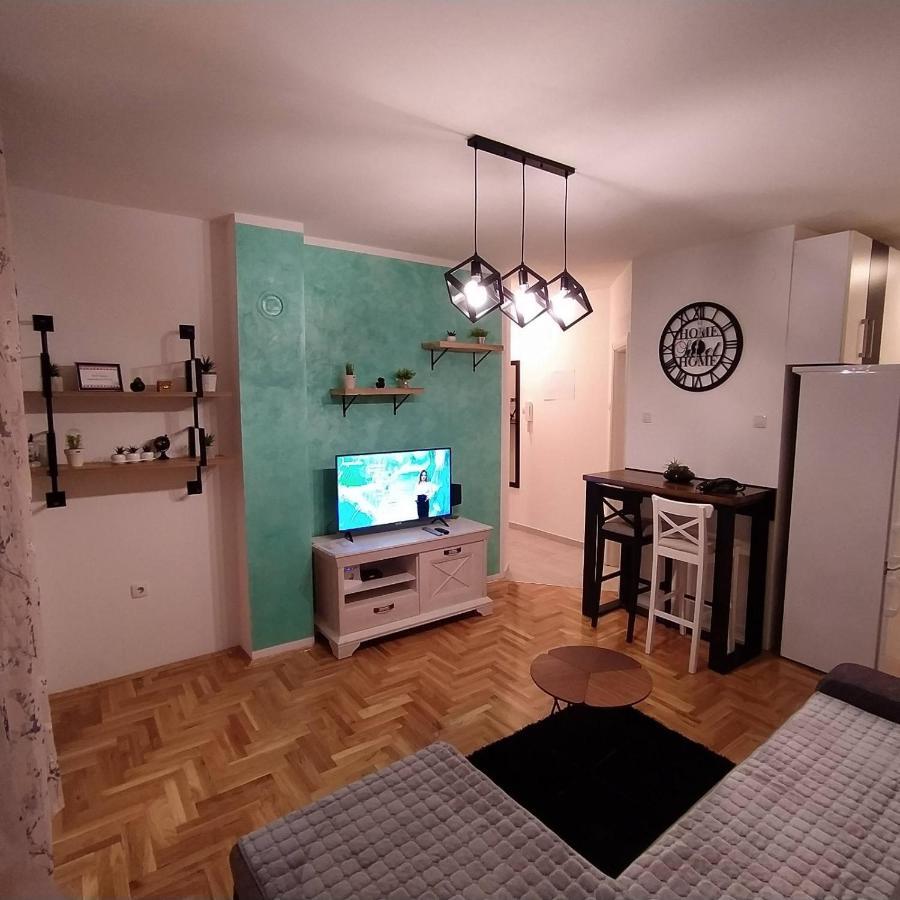 Daniris Apartman ノヴィ・サド エクステリア 写真